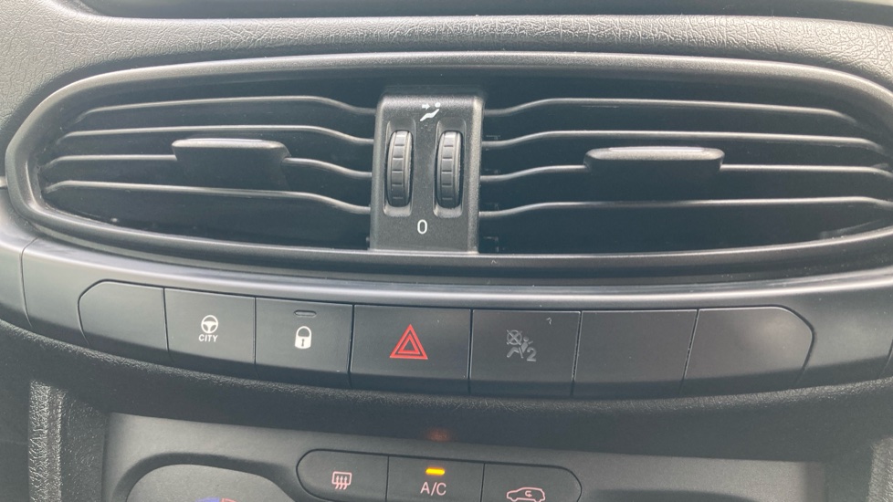 Fiat Tipo 1.4 Easy Plus 5dr Petrol Hatchback - Image 29