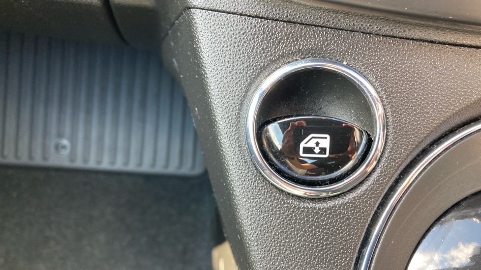 Fiat 500 1.2 Lounge 3dr Dualogic Petrol Hatchback - Image 34