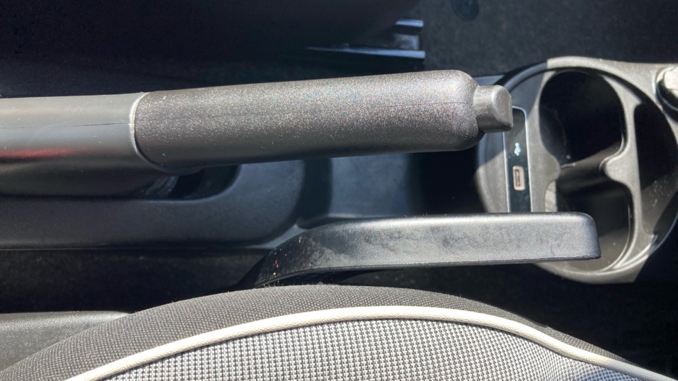 Fiat 500 1.2 Lounge 3dr Dualogic Petrol Hatchback - Image 53