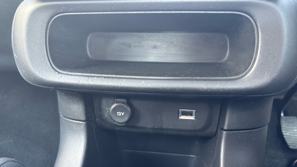 Citroen C3 1.2 PureTech 82 Feel 5dr Petrol Hatchback - Image 29