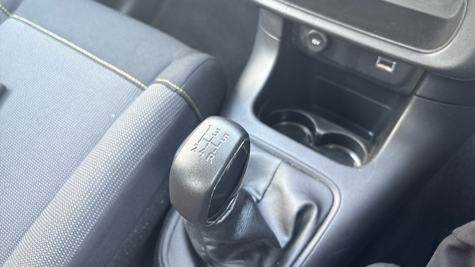 Citroen C3 1.2 PureTech 82 Feel 5dr Petrol Hatchback - Image 30