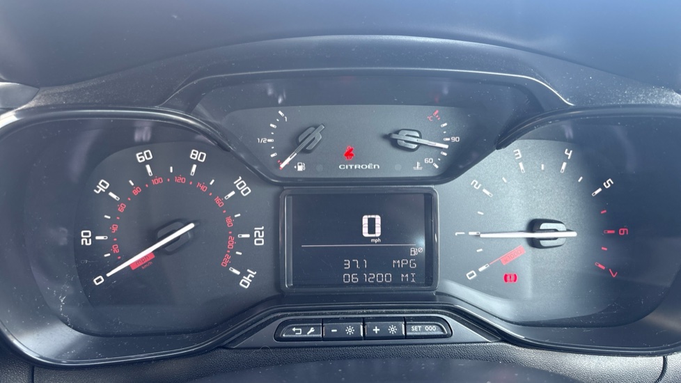 Citroen C3 1.2 PureTech 82 Feel 5dr Petrol Hatchback - Image 40