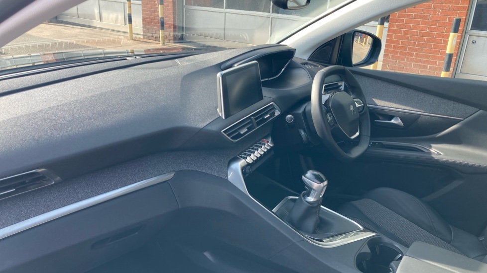 Peugeot 3008 1.5 BlueHDi Allure 5dr Diesel Estate - Image 9