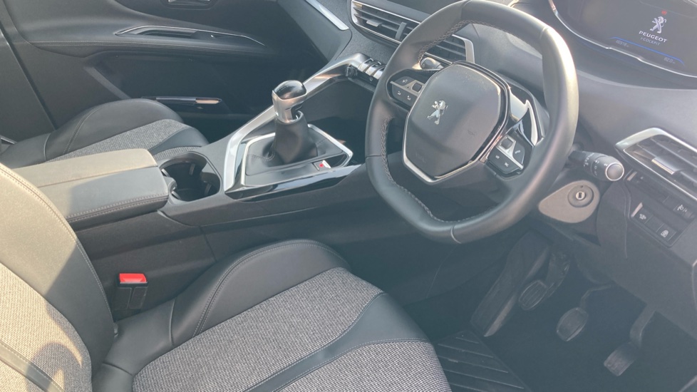 Peugeot 3008 1.5 BlueHDi Allure 5dr Diesel Estate - Image 11