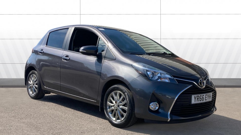 Toyota Yaris 1.33 VVT-i Icon 5dr CVT Petrol Hatchback - Image 1