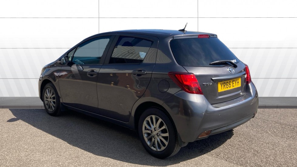 Toyota Yaris 1.33 VVT-i Icon 5dr CVT Petrol Hatchback - Image 2