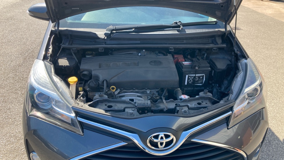 Toyota Yaris 1.33 VVT-i Icon 5dr CVT Petrol Hatchback - Image 8