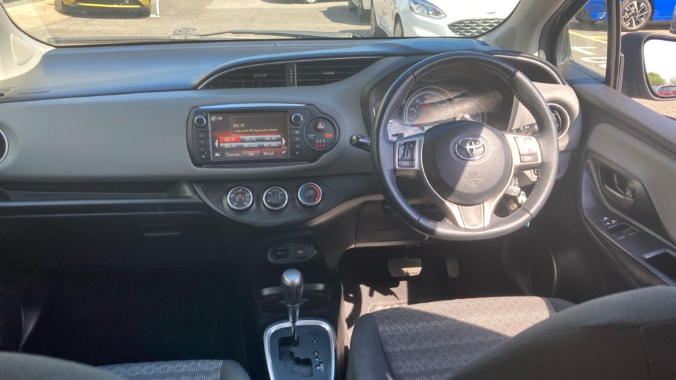 Toyota Yaris 1.33 VVT-i Icon 5dr CVT Petrol Hatchback - Image 10