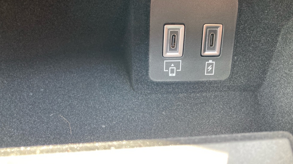 Vauxhall Grandland 1.2 Hybrid 145 Design 5dr e-DCT6 Petrol Hatchback - Image 23