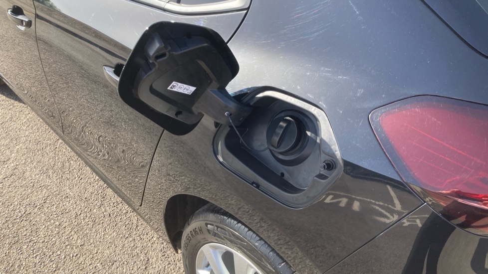 Vauxhall Corsa 1.2 Design 5dr Petrol Hatchback - Image 34