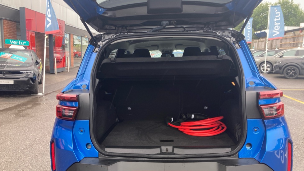 Vauxhall Frontera 83kW Ultimate 54kWh Extended Range 5dr Auto Electric Estate - Image 4