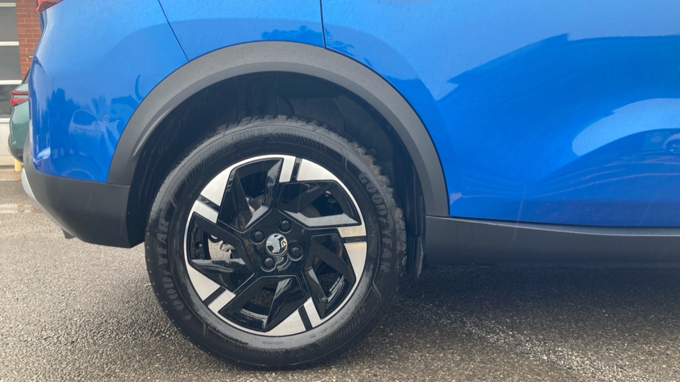 Vauxhall Frontera 83kW Ultimate 54kWh Extended Range 5dr Auto Electric Estate - Image 7