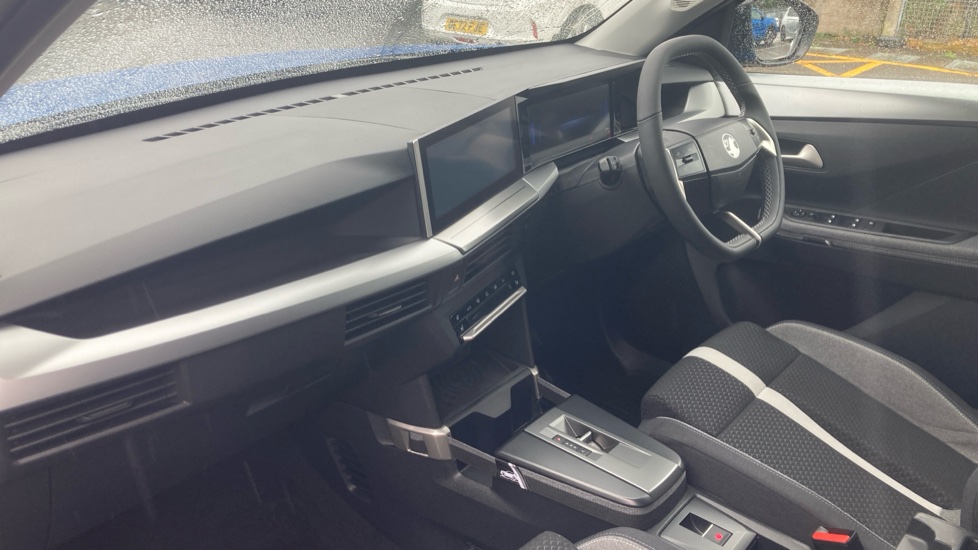 Vauxhall Frontera 83kW Ultimate 54kWh Extended Range 5dr Auto Electric Estate - Image 9