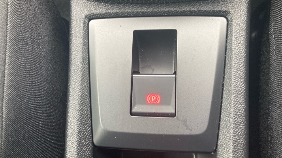Vauxhall Frontera 83kW Ultimate 54kWh Extended Range 5dr Auto Electric Estate - Image 29