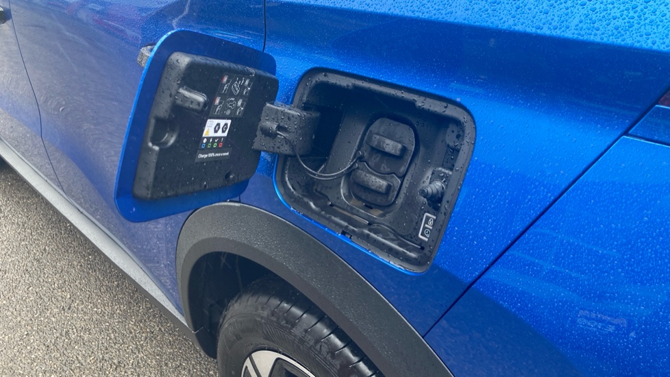 Vauxhall Frontera 83kW Ultimate 54kWh Extended Range 5dr Auto Electric Estate - Image 37