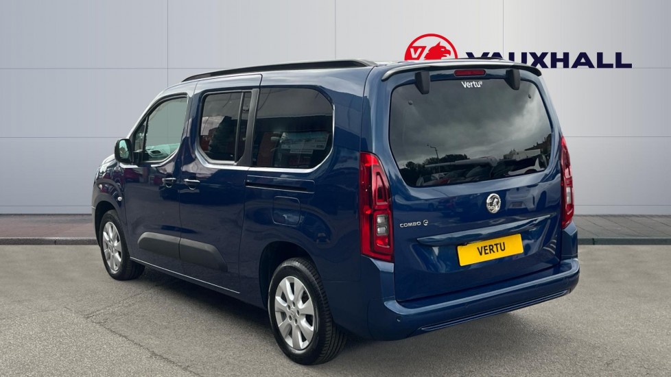 Vauxhall Combo Life 100kW Design XL 50kWh 5dr Auto [7 Seat] Electric Estate - Image 2