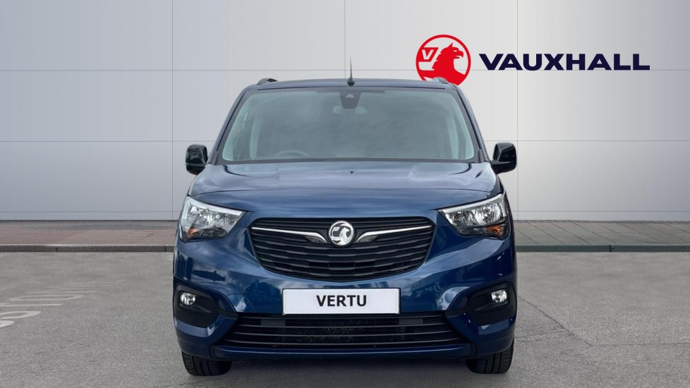 Vauxhall Combo Life 100kW Design XL 50kWh 5dr Auto [7 Seat] Electric Estate - Image 3