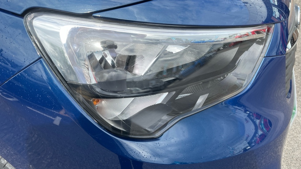 Vauxhall Combo Life 100kW Design XL 50kWh 5dr Auto [7 Seat] Electric Estate - Image 33