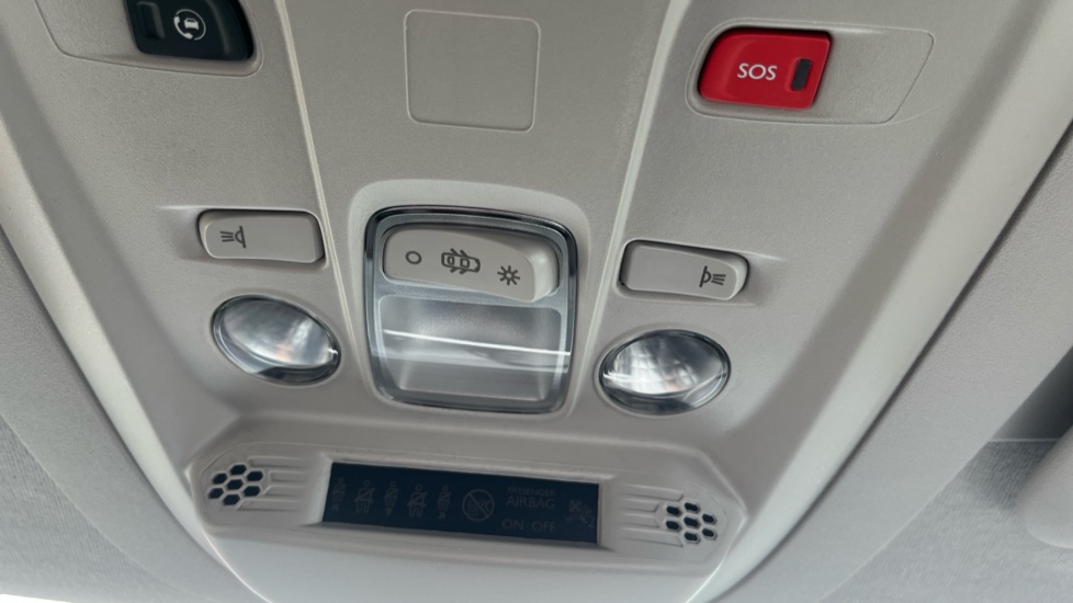 Vauxhall Combo Life 100kW Design XL 50kWh 5dr Auto [7 Seat] Electric Estate - Image 40