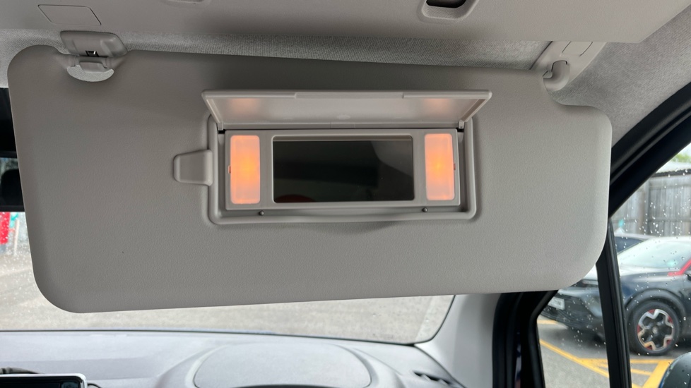 Vauxhall Combo Life 100kW Design XL 50kWh 5dr Auto [7 Seat] Electric Estate - Image 41