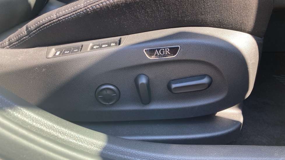 Vauxhall Astra 1.2 Turbo 145 Elite Nav Premium 5dr Petrol Hatchback - Image 32