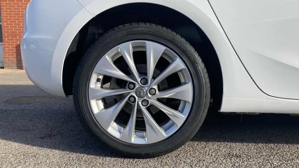 Vauxhall Astra 1.0T ecoTEC SE 5dr Petrol Hatchback - Image 7