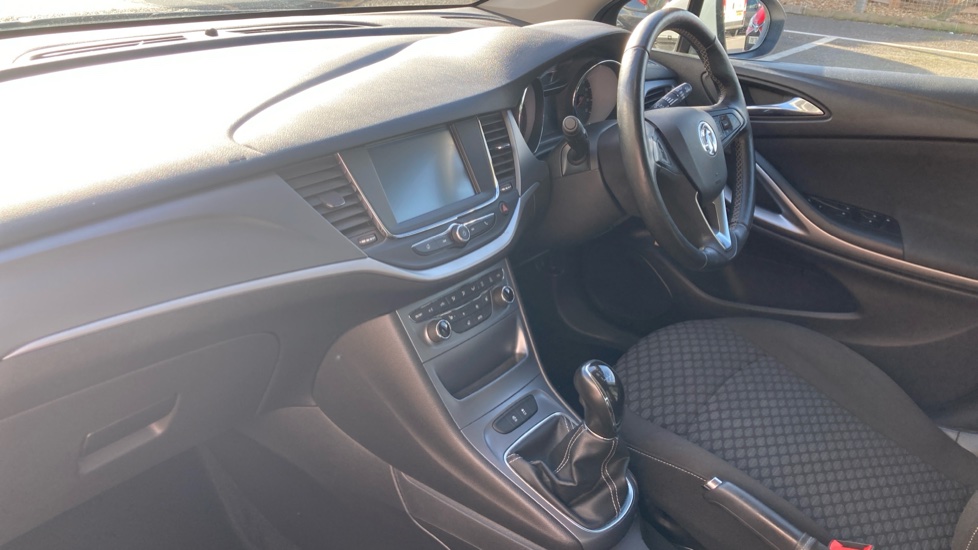 Vauxhall Astra 1.0T ecoTEC SE 5dr Petrol Hatchback - Image 9