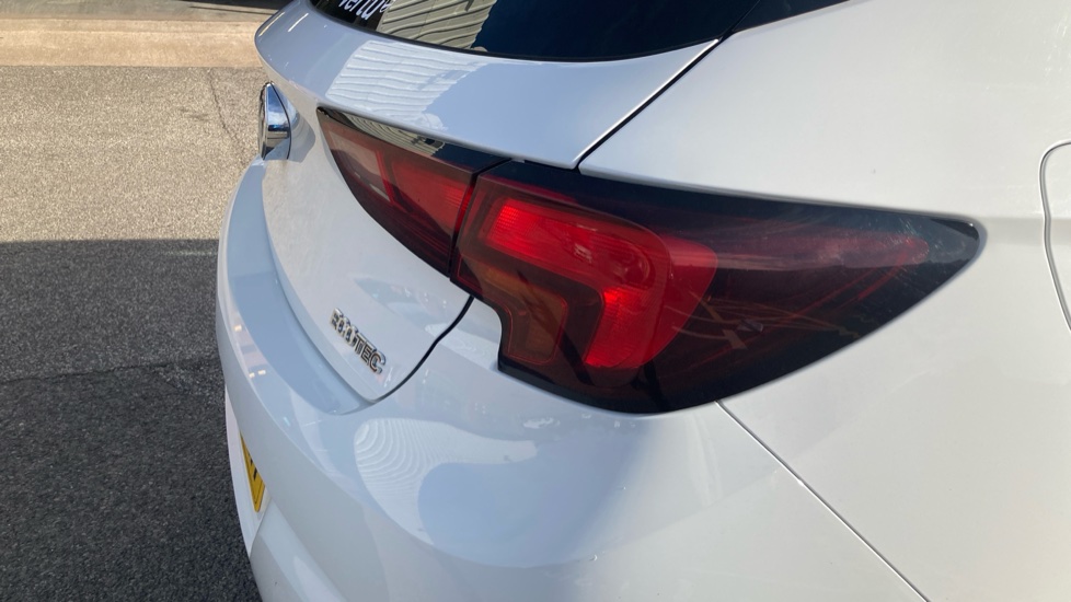 Vauxhall Astra 1.0T ecoTEC SE 5dr Petrol Hatchback - Image 41