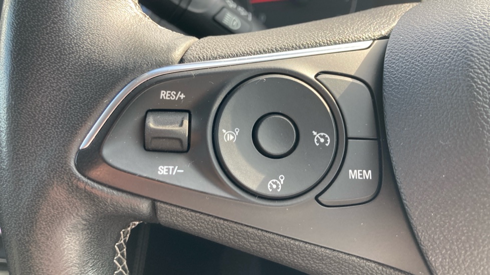 Vauxhall Grandland X 1.2 Turbo Griffin Edition 5dr Auto Petrol Hatchback - Image 21