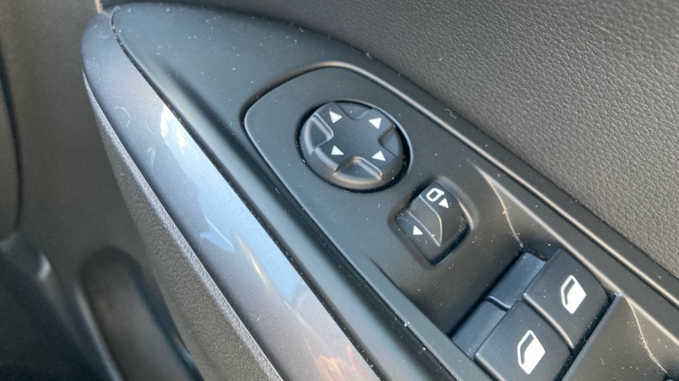Vauxhall Grandland X 1.2 Turbo Griffin Edition 5dr Auto Petrol Hatchback - Image 27
