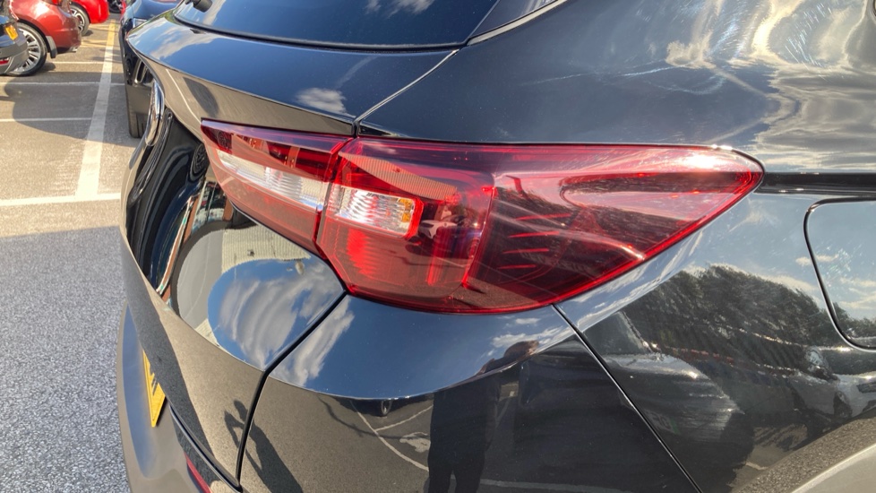 Vauxhall Grandland X 1.2 Turbo Griffin Edition 5dr Auto Petrol Hatchback - Image 34