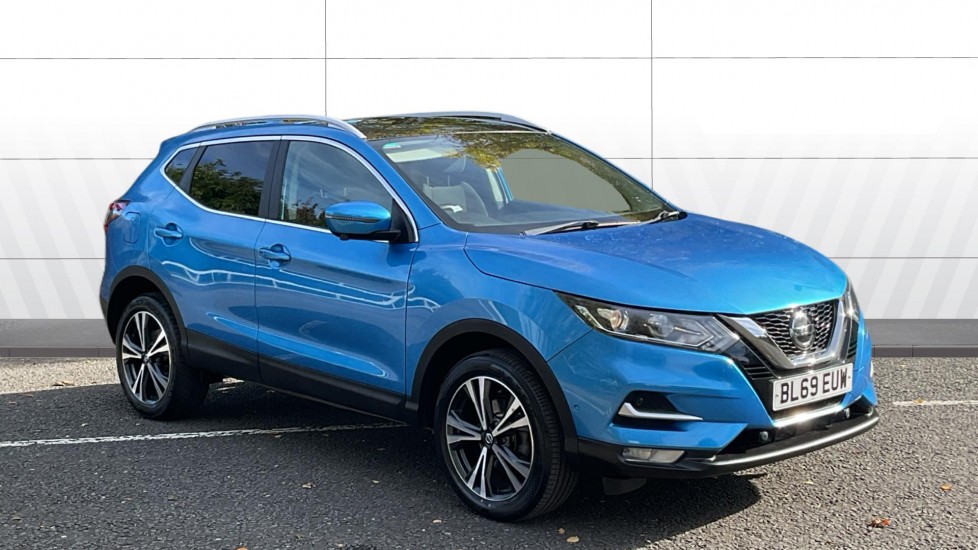 Nissan Qashqai 1.3 DiG-T N-Connecta 5dr Petrol Hatchback - Image 1