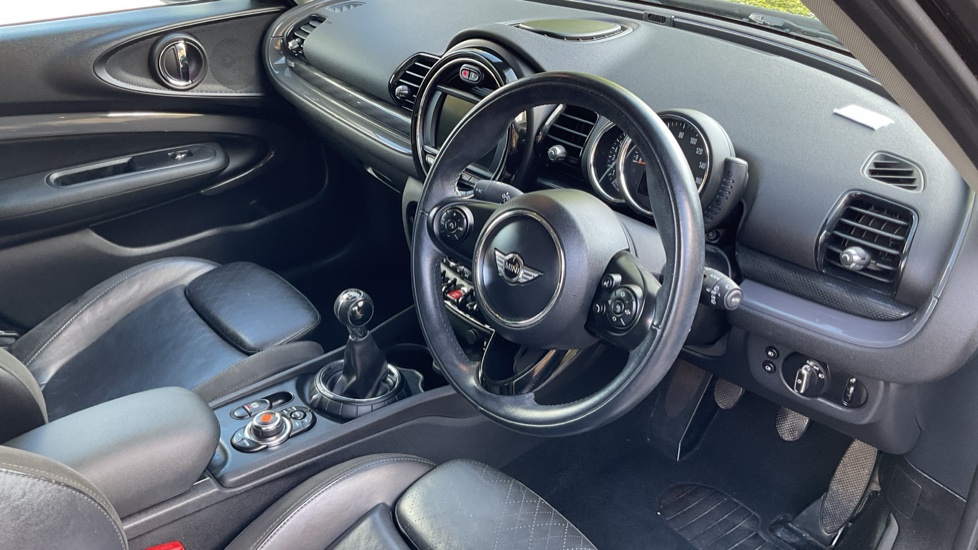 MINI Clubman 2.0 Cooper S 6dr Petrol Estate - Image 11