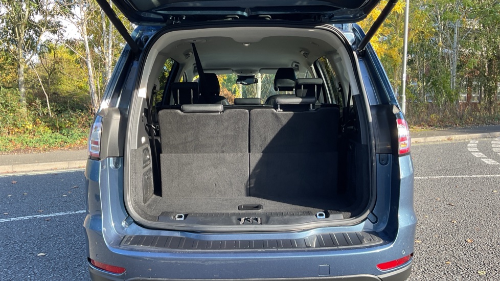 Ford Galaxy 2.5 FHEV 190 Titanium 5dr CVT Hybrid Estate - Image 4