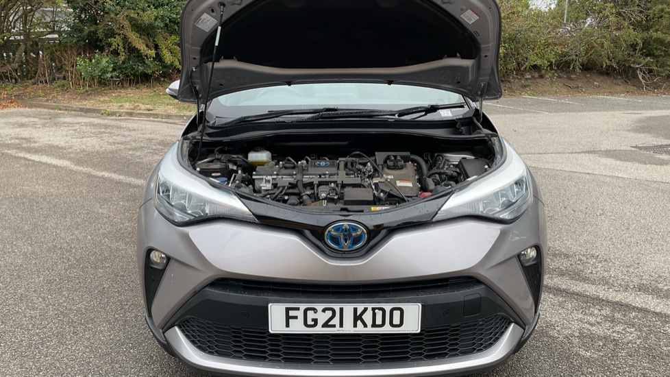 Toyota C-HR 1.8 Hybrid Design 5dr CVT Hybrid Hatchback - Image 8