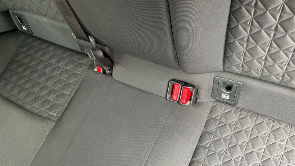 Toyota C-HR 1.8 Hybrid Design 5dr CVT Hybrid Hatchback - Image 17