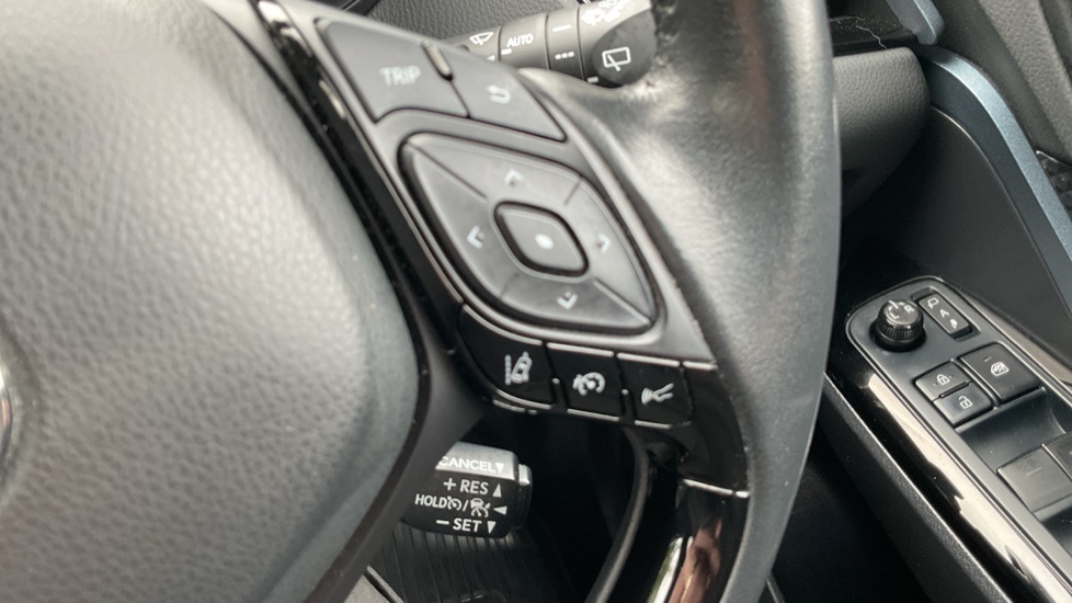 Toyota C-HR 1.8 Hybrid Design 5dr CVT Hybrid Hatchback - Image 25