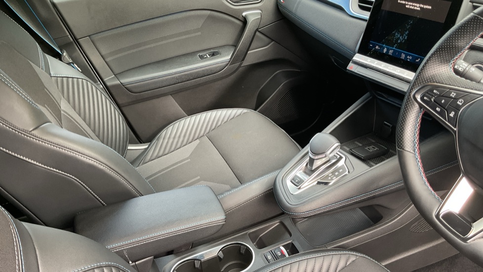 Renault Symbioz 1.6 E-Tech FHEV 145 Techno Esprit Alpine 5dr Auto Hybrid Estate - Image 14