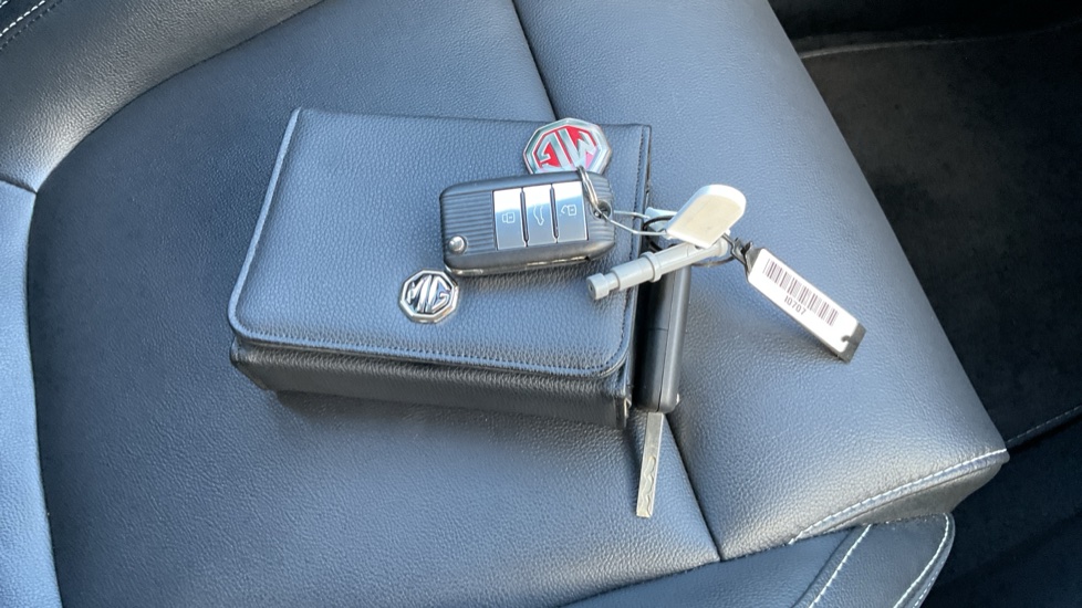 MG ZS 1.5 VTi-TECH Exclusive 5dr Petrol Hatchback - Image 19
