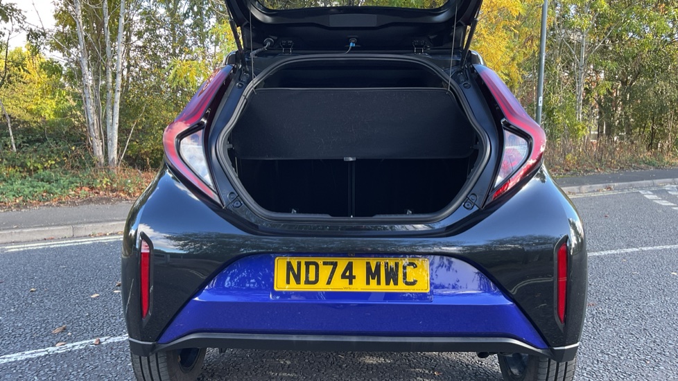 Toyota Aygo X 1.0 VVT-i Edge 5dr Petrol Hatchback - Image 4