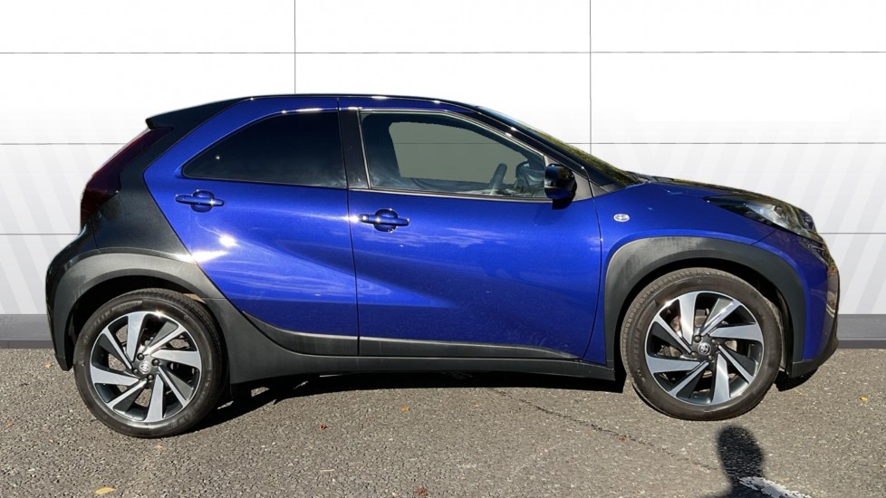 Toyota Aygo X 1.0 VVT-i Edge 5dr Petrol Hatchback - Image 5