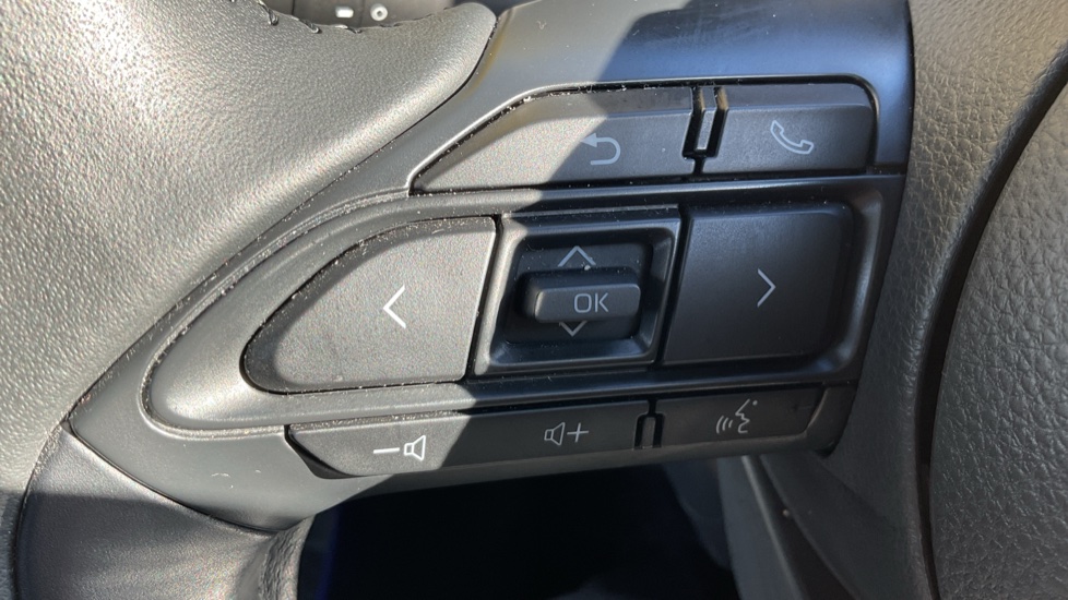 Toyota Aygo X 1.0 VVT-i Edge 5dr Petrol Hatchback - Image 24