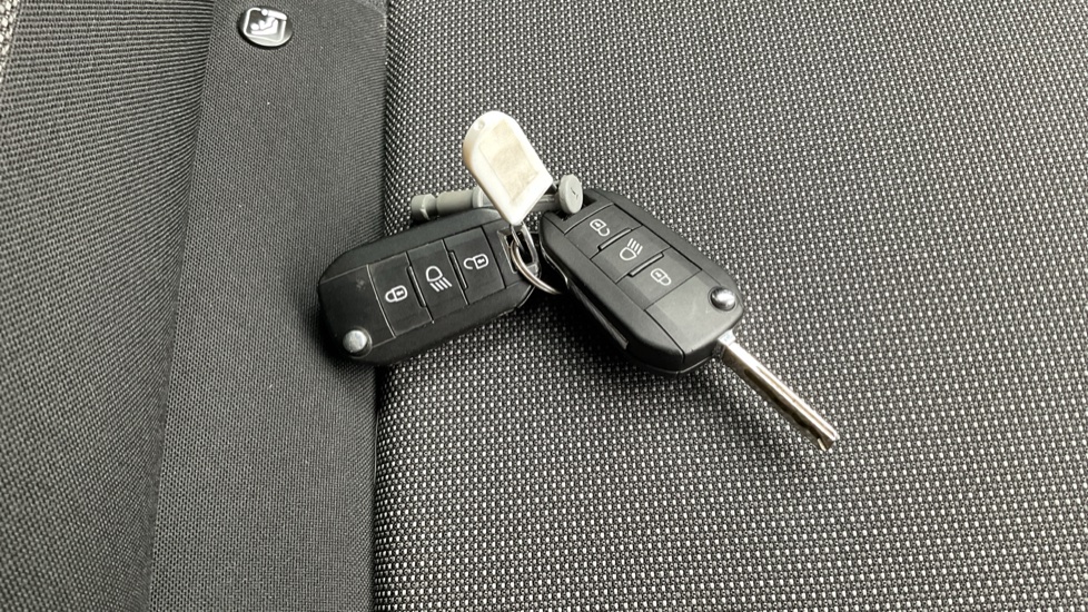 Citroen C3 1.2 PureTech 82 Flair 5dr Petrol Hatchback - Image 20