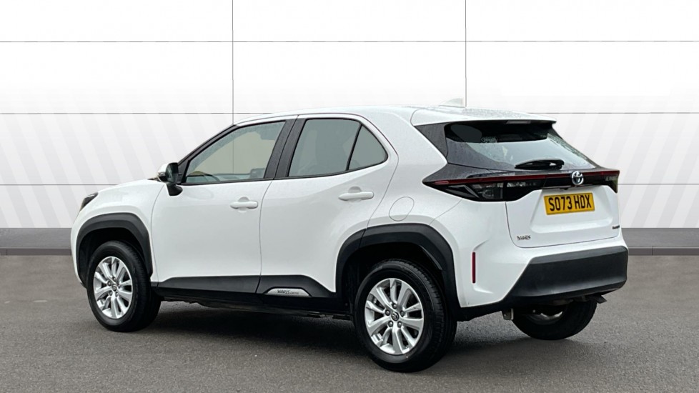 Toyota Yaris Cross 1.5 Hybrid Icon 5dr CVT Hybrid Estate - Image 2