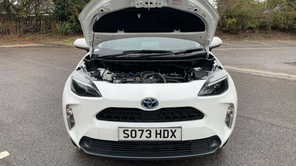 Toyota Yaris Cross 1.5 Hybrid Icon 5dr CVT Hybrid Estate - Image 8
