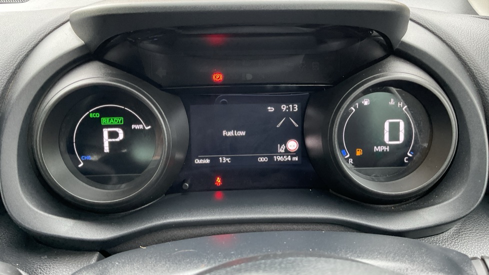 Toyota Yaris Cross 1.5 Hybrid Icon 5dr CVT Hybrid Estate - Image 18