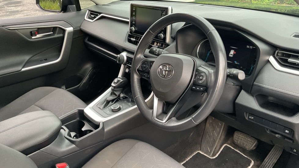 Toyota RAV4 2.5 VVT-i Hybrid Design 5dr CVT Hybrid Estate - Image 11