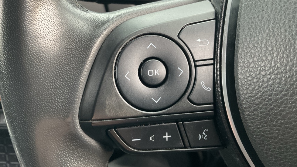 Toyota RAV4 2.5 VVT-i Hybrid Design 5dr CVT Hybrid Estate - Image 24
