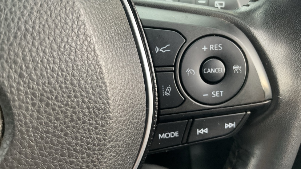 Toyota RAV4 2.5 VVT-i Hybrid Design 5dr CVT Hybrid Estate - Image 25