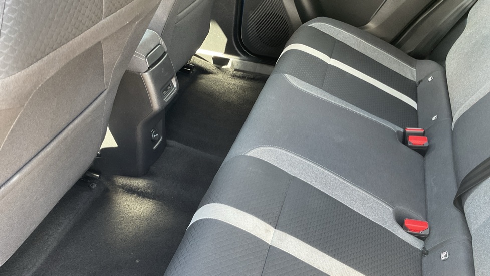 Vauxhall Frontera 83kW GS 44kWh 5dr Auto Electric Estate - Image 16